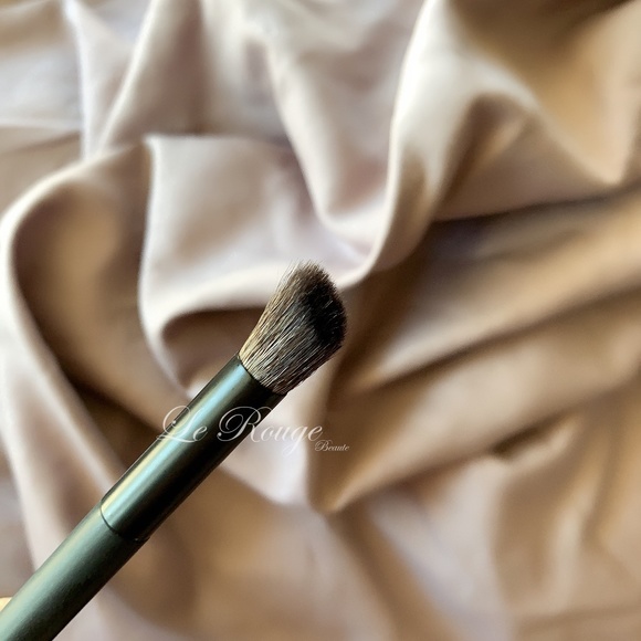 Nars travel size mini 43 eyeshadow brush - Picture 3 of 5